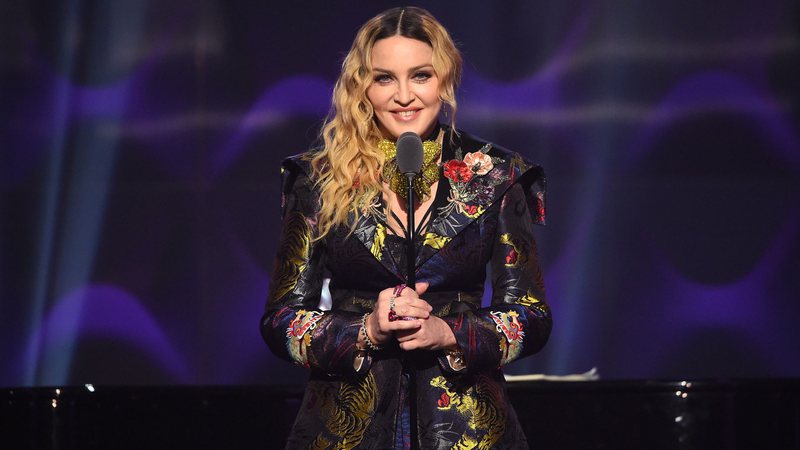 Após recuperação, Madonna agradece apoio dos filhos em rede social